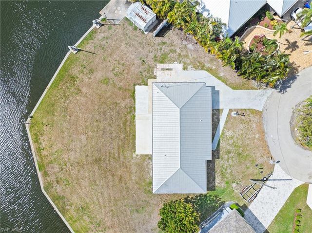 12065 Boat Shell DR, Matlacha Isles, FL 33991
