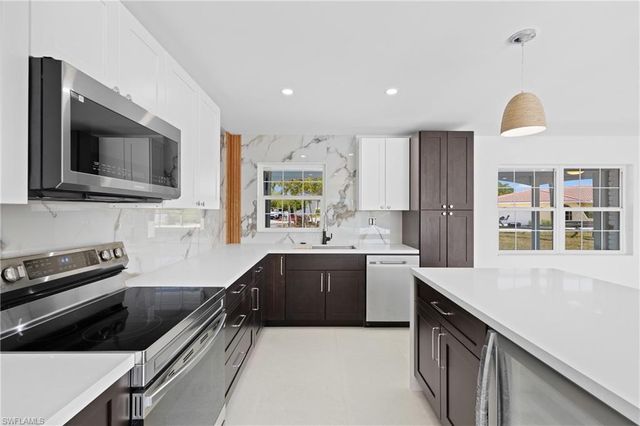 12065 Boat Shell DR, Matlacha Isles, FL 33991