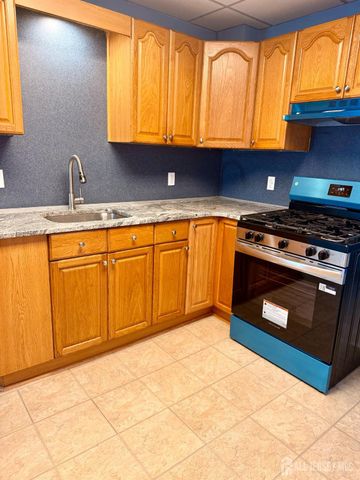 70 Schultz Avenue, Phillipsburg, NJ 08865