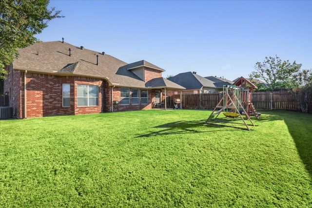 868 Valley Ridge Road, Burleson, TX 76028
