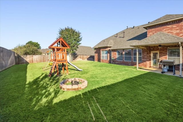 868 Valley Ridge Road, Burleson, TX 76028