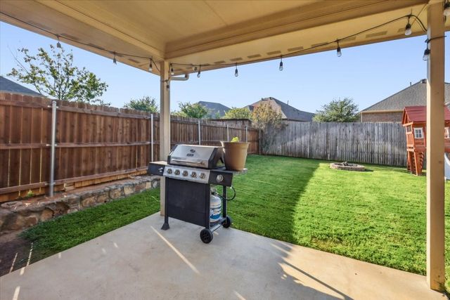 868 Valley Ridge Road, Burleson, TX 76028