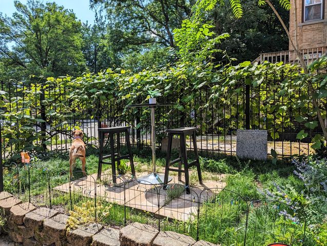 724 S Oakley Boulevard 1, Chicago, IL 60612