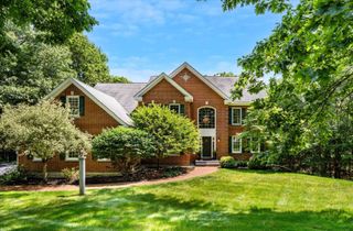 11 Mcafee Farm Road, Bedford, NH 03110