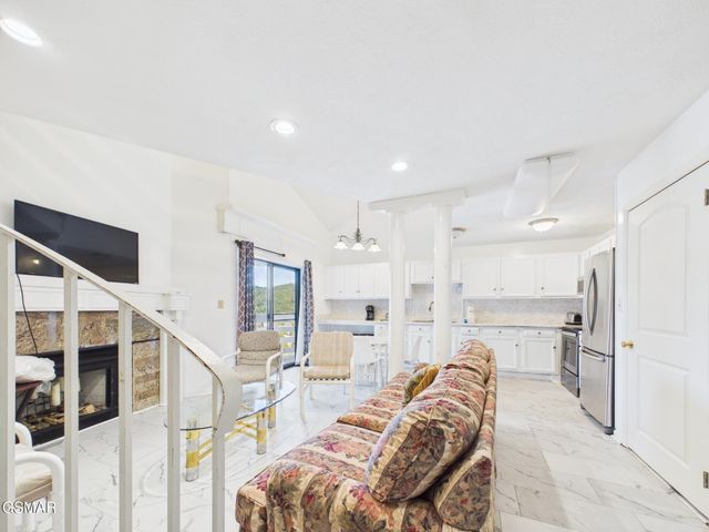 616 Turkey Nest Rd Apt 306, Gatlinburg, TN 37738