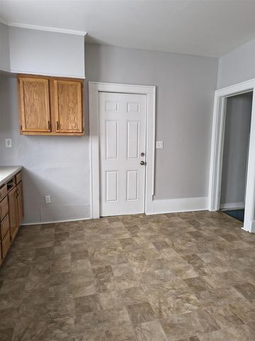 1560 6th Street, Muskegon, MI 49441