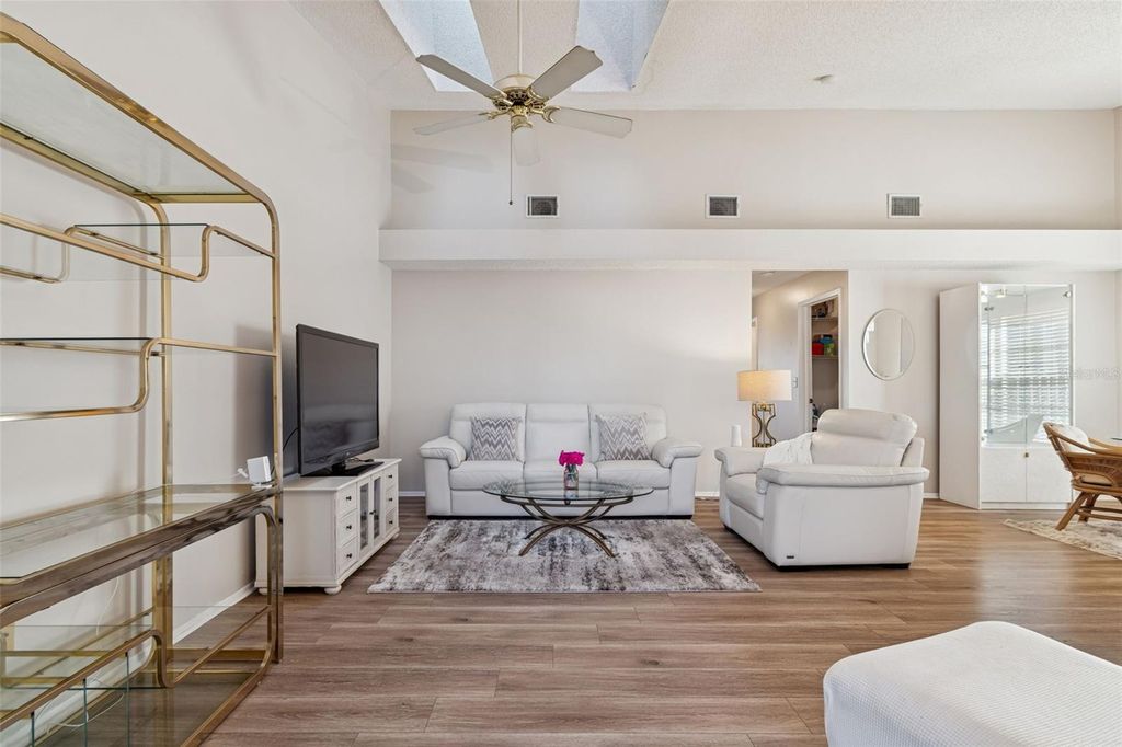 Image 14 of property listing at 3766 EL CAMINO COURT, Largo, FL 33771