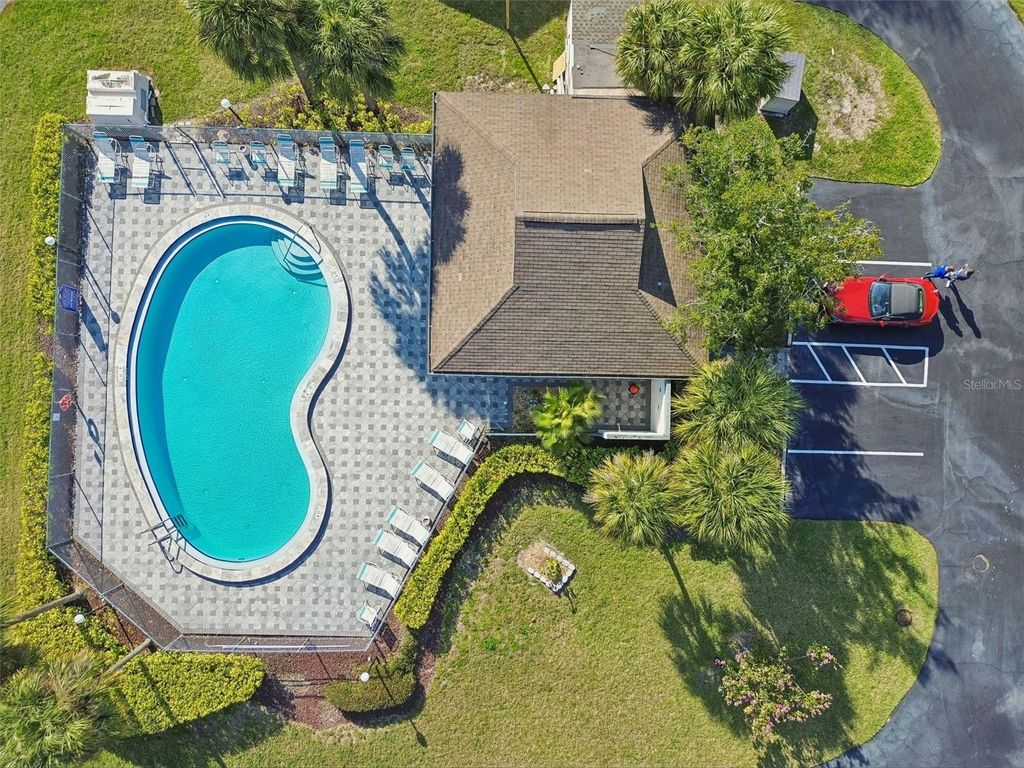 Image 40 of property listing at 3766 EL CAMINO COURT, Largo, FL 33771