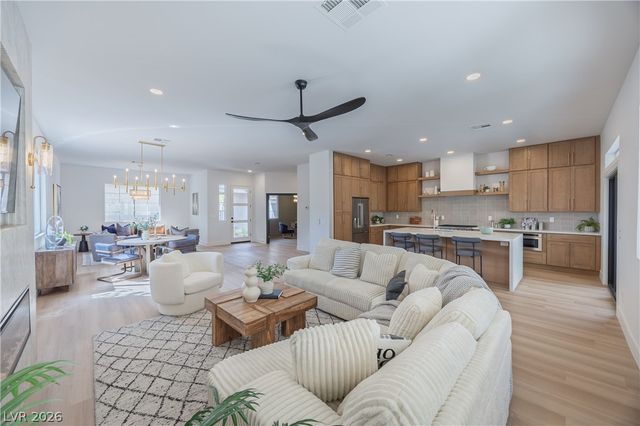 2516 Silver Beach Drive, Henderson, NV 89052