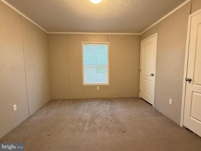 68 ASHWOOD LN, Phoenixville, PA 19460