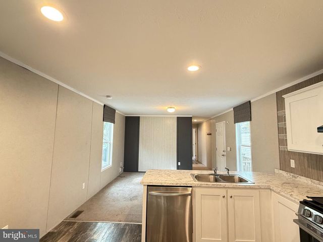 68 ASHWOOD LN, Phoenixville, PA 19460