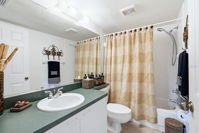 823 WEXFORD BOULEVARD 823, Venice, FL 34293