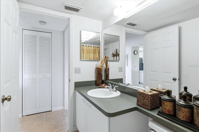 823 WEXFORD BOULEVARD 823, Venice, FL 34293