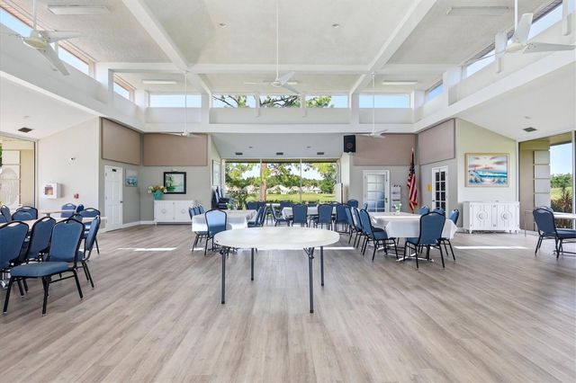 823 WEXFORD BOULEVARD 823, Venice, FL 34293