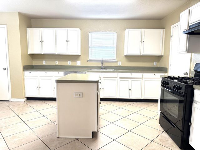 15711 Western Skies Drive, Houston, TX 77086