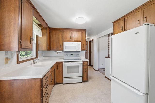 1532 NORTH ROAD, Green Bay, WI 54313