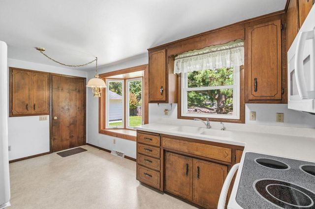1532 NORTH ROAD, Green Bay, WI 54313