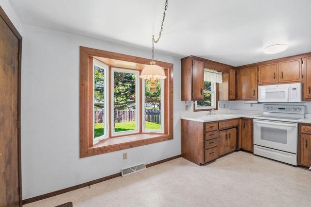 1532 NORTH ROAD, Green Bay, WI 54313