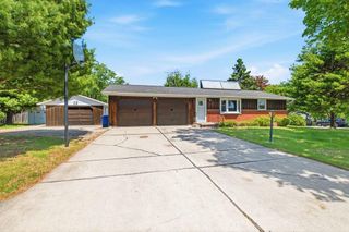 1532 NORTH ROAD, Green Bay, WI 54313