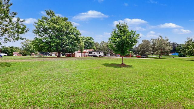 801 Tiny Town Rd, Clarksville, TN 37042