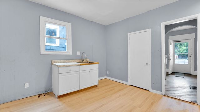 17 Peck Street, Rochester, NY 14609