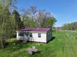 140 S 700 E, Knox, IN 46534