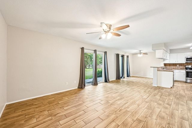 14515 Wunderlich Drive 607, Houston, TX 77069