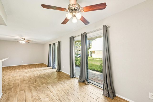 14515 Wunderlich Drive 607, Houston, TX 77069