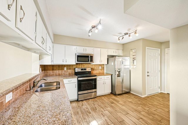 14515 Wunderlich Drive 607, Houston, TX 77069