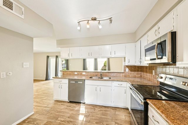 14515 Wunderlich Drive 607, Houston, TX 77069