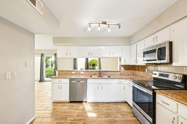 14515 Wunderlich Drive 607, Houston, TX 77069