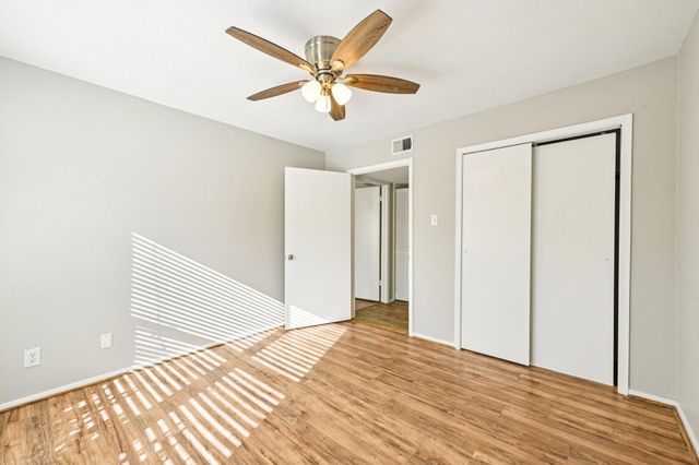 14515 Wunderlich Drive 607, Houston, TX 77069