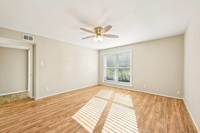 14515 Wunderlich Drive 607, Houston, TX 77069