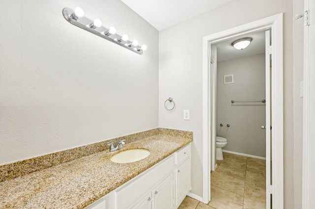 14515 Wunderlich Drive 607, Houston, TX 77069