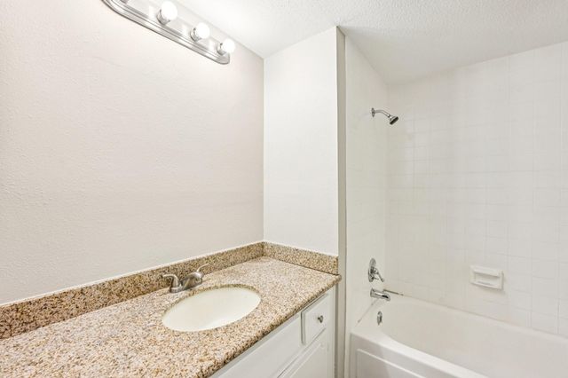 14515 Wunderlich Drive 607, Houston, TX 77069