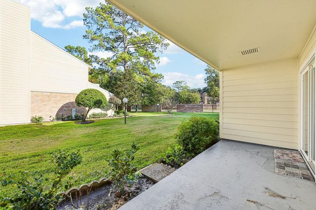 14515 Wunderlich Drive 607, Houston, TX 77069