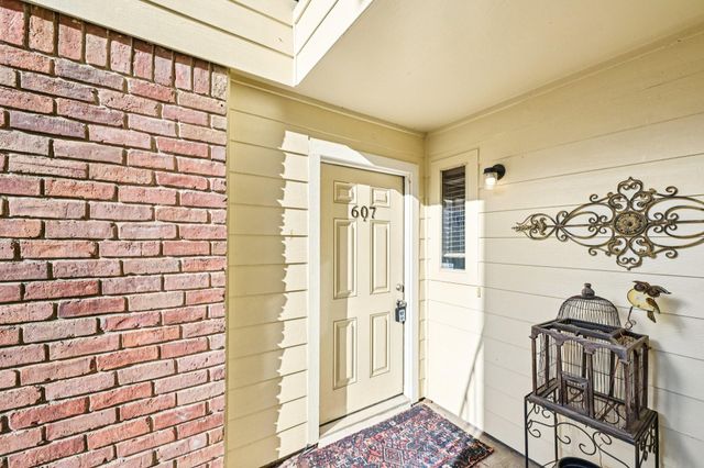 14515 Wunderlich Drive 607, Houston, TX 77069