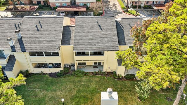 14515 Wunderlich Drive 607, Houston, TX 77069