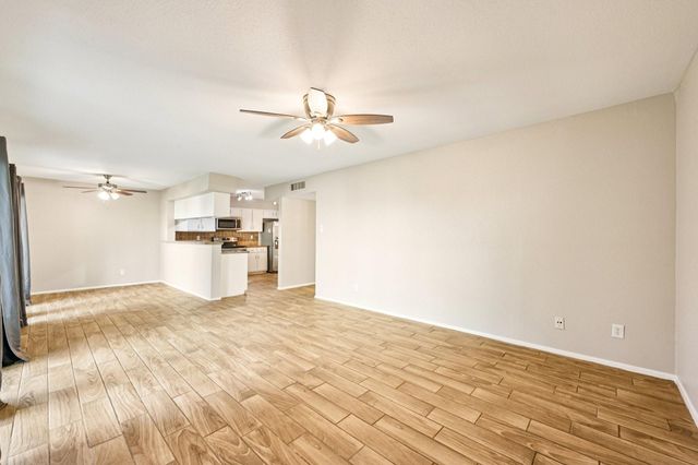 14515 Wunderlich Drive 607, Houston, TX 77069