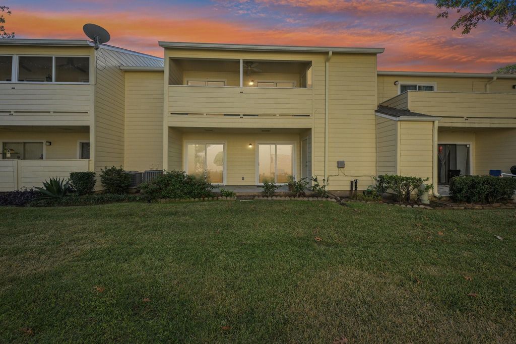 14515 Wunderlich Drive 607, Houston, TX 77069