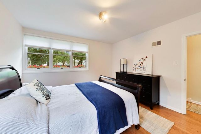 9439 Lincolnwood Drive, Evanston, IL 60203