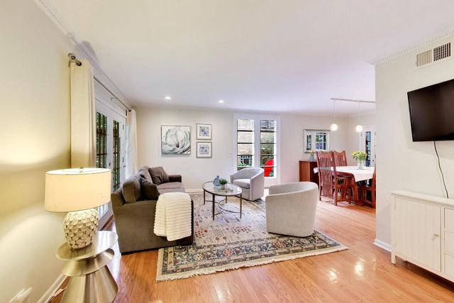 9439 Lincolnwood Drive, Evanston, IL 60203