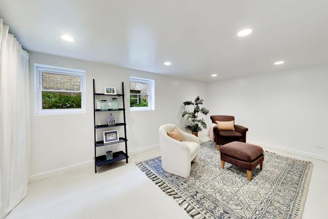 9439 Lincolnwood Drive, Evanston, IL 60203