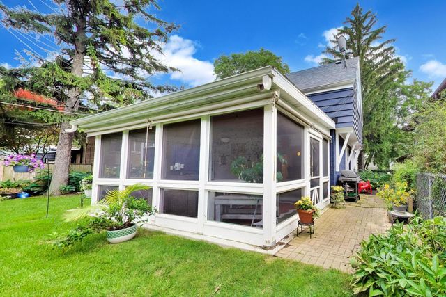 9439 Lincolnwood Drive, Evanston, IL 60203