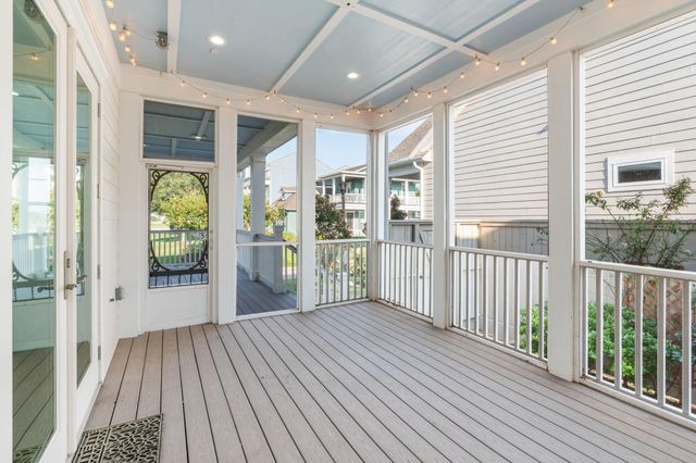 53 Island Passage, Galveston, TX 77554