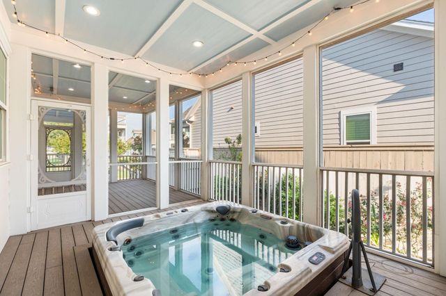 53 Island Passage, Galveston, TX 77554