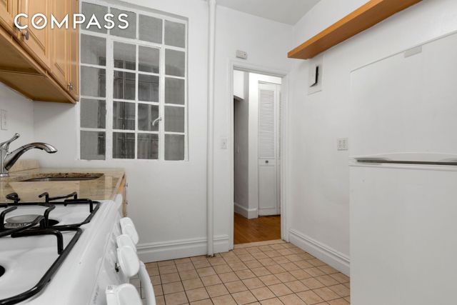 215 E 88th St Apt 4A, New York City, NY 10128