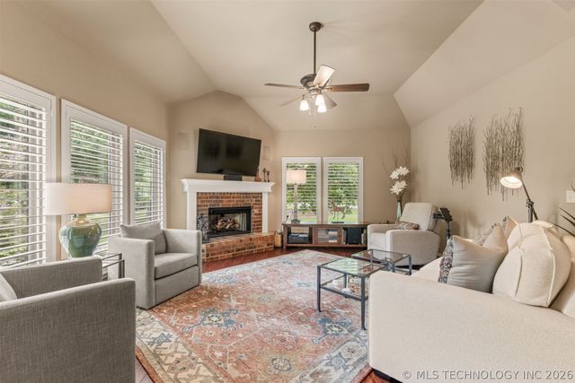 8320 S 87th Avenue E, Tulsa, OK 74133