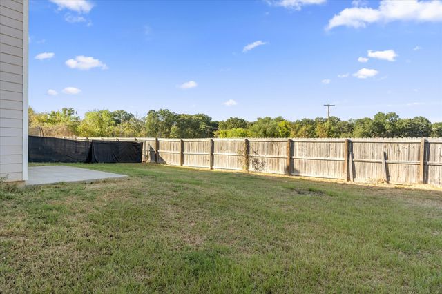 208 Lasso Circle, Mabank, TX 75143
