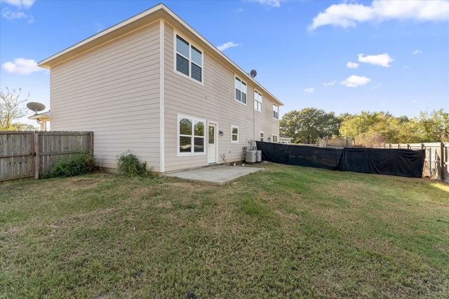 208 Lasso Circle, Mabank, TX 75143
